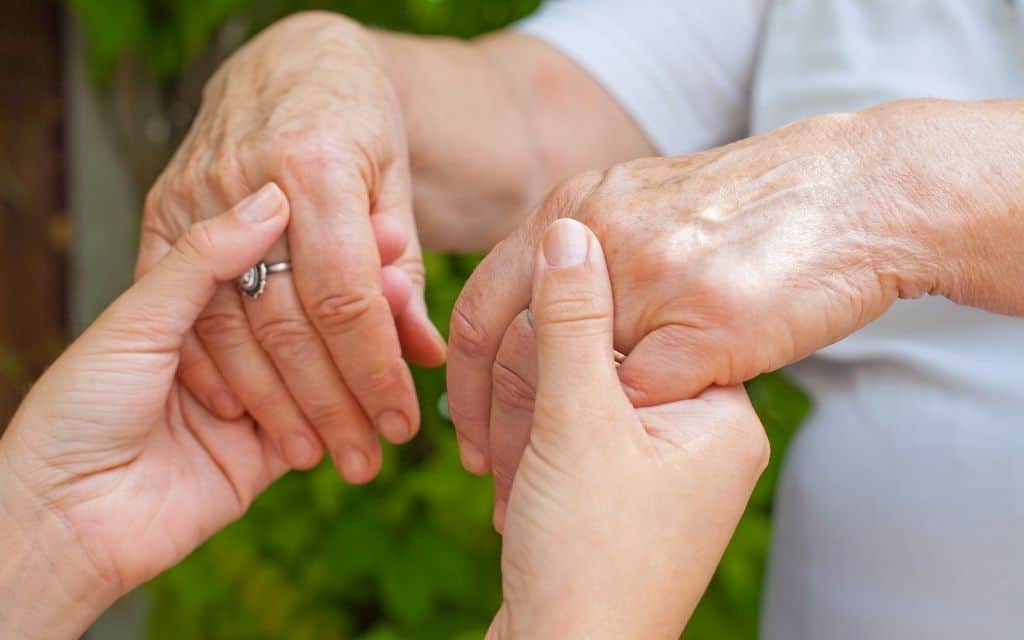 Los primeros síntomas del Parkinson primeros síntomas del Parkinson
