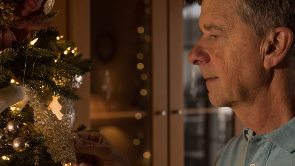 Bienestar emocional y soledad en Navidad en la tercera edad Bienestar emocional y soledad en Navidad en la tercera edad